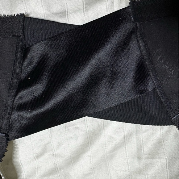 Playtex 18 Hour Bra 44D Wireless Black Front Close 4695 Back Support Minimizer - Picture 11 of 15